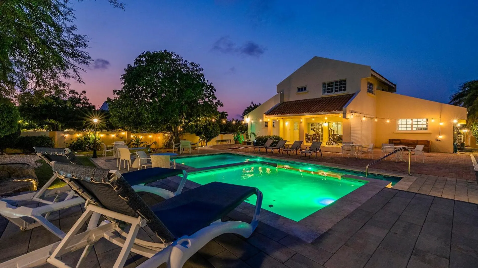 Sunny Paradise Villa Ноорд