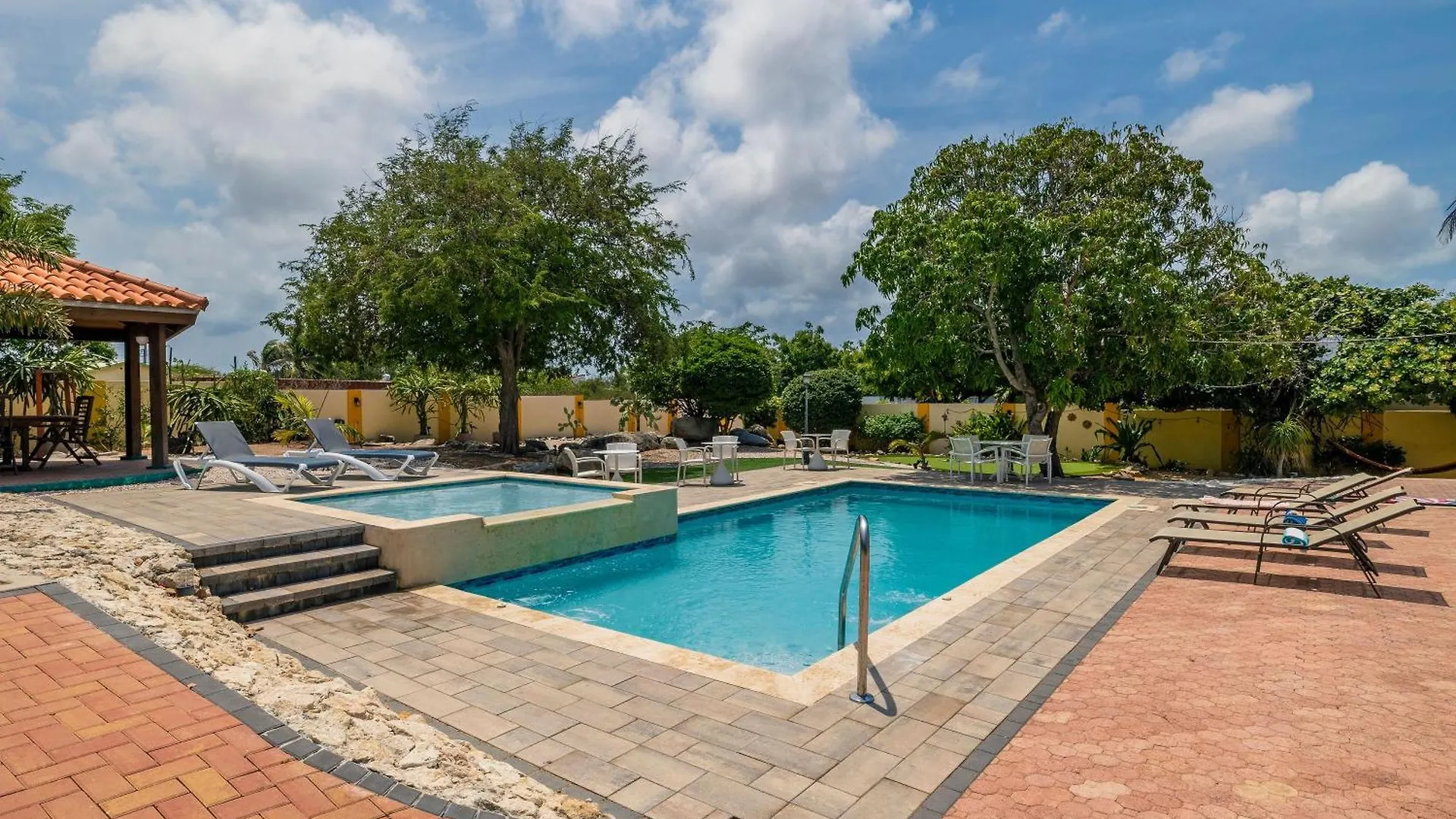 Sunny Paradise Villa Ноорд