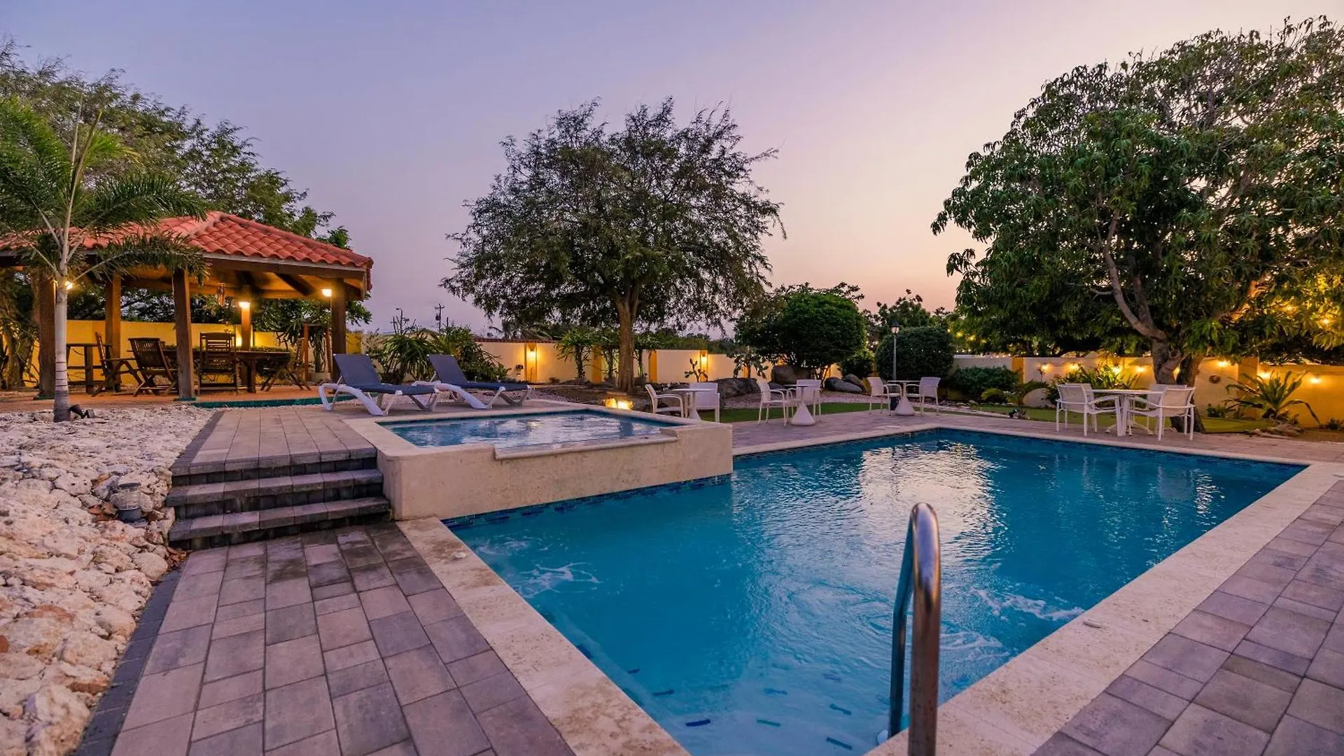 Sunny Paradise Villa Noord